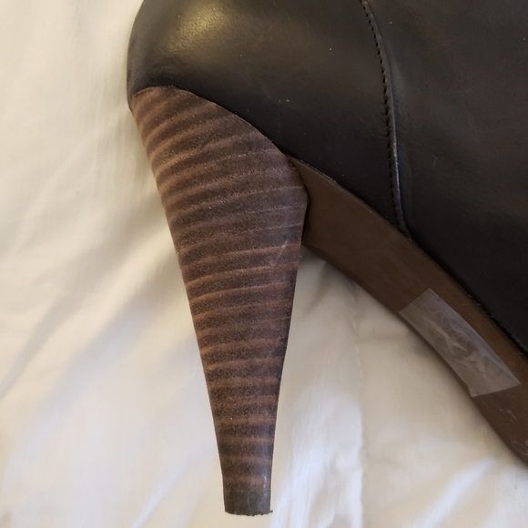 Booties - Picture 4 of 5